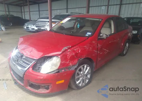 2010 Volkswagen Jetta Limited Edition z USA, uszkodzony, nr VIN 3VWAX7AJ6AM150741